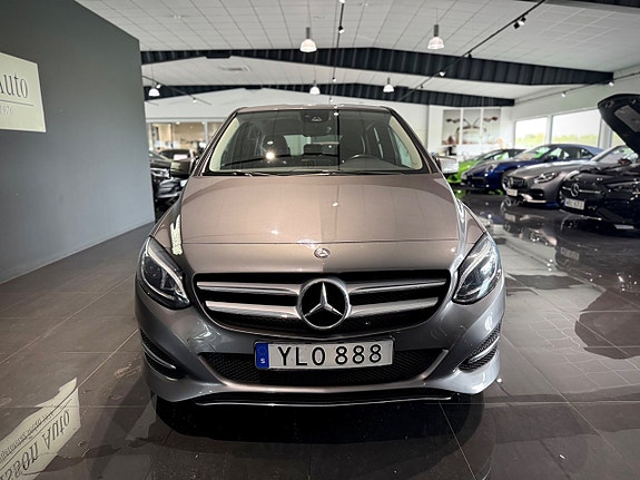 Mercedes-Benz B180 d 3 of 5