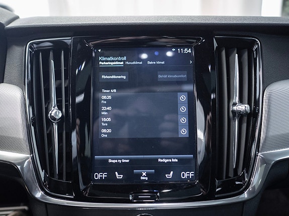 Volvo S90 14 of 19
