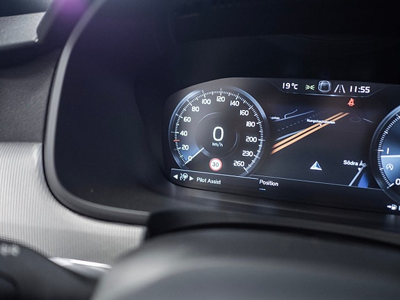 Volvo S90 10 of 19
