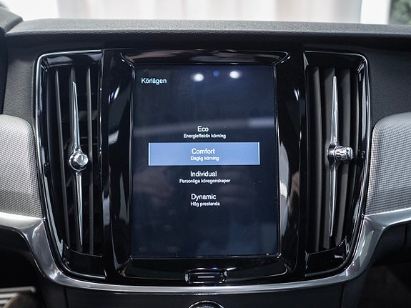 Volvo S90 11 of 19