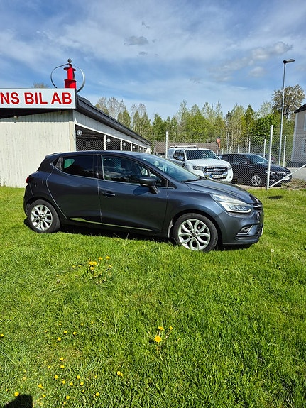 Renault Clio 2 of 5