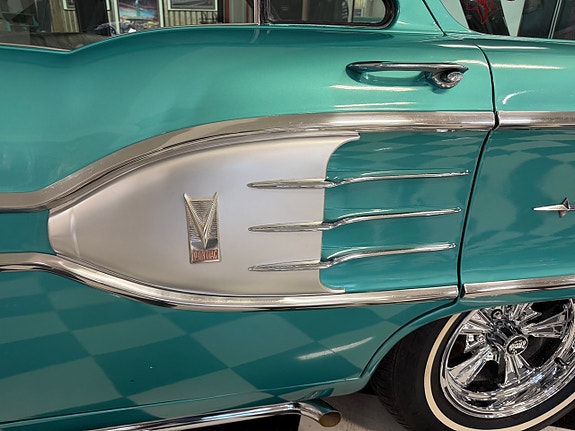 Pontiac Laurentian 9 of 27