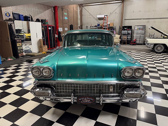 Pontiac Laurentian 12 of 27