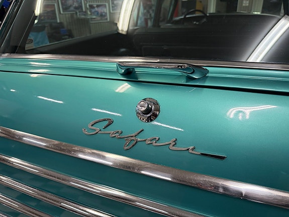 Pontiac Laurentian 3 of 27
