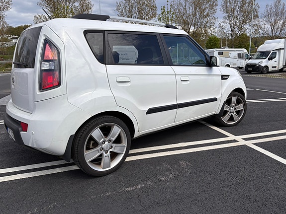 Kia Soul 2 of 5