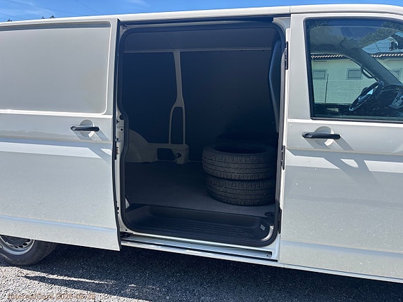 Volkswagen Transporter 10 of 23