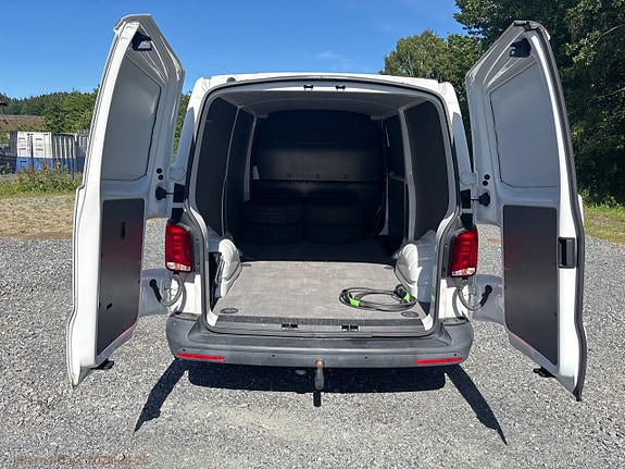 Volkswagen Transporter 9 of 23