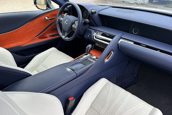 Lexus LC500h 7 of 11