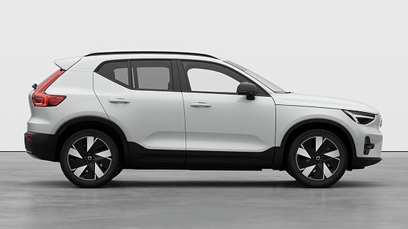 Volvo EX40 6 of 30