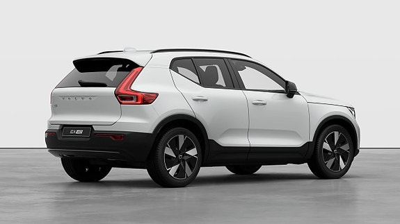 Volvo EX40 9 of 30