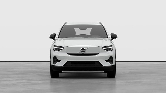 Volvo EX40 3 of 30