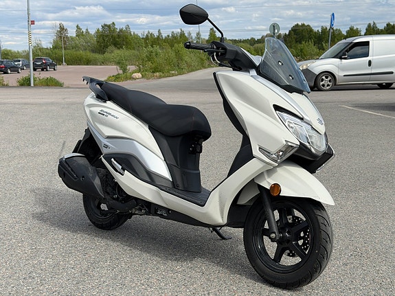Suzuki UB 125 BURGMAN - 2024 *32 mil!*