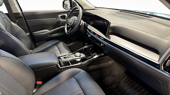 Kia Sorento 9 of 12