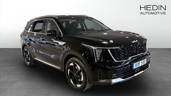 Kia Sorento 3 of 12