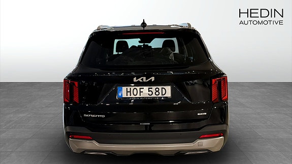 Kia Sorento 5 of 12