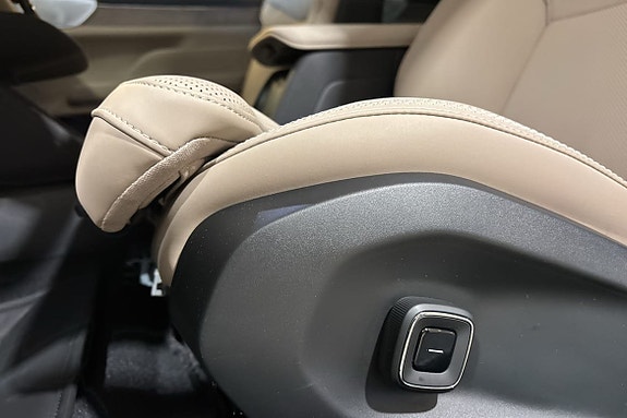 Volvo ES90 25 of 30