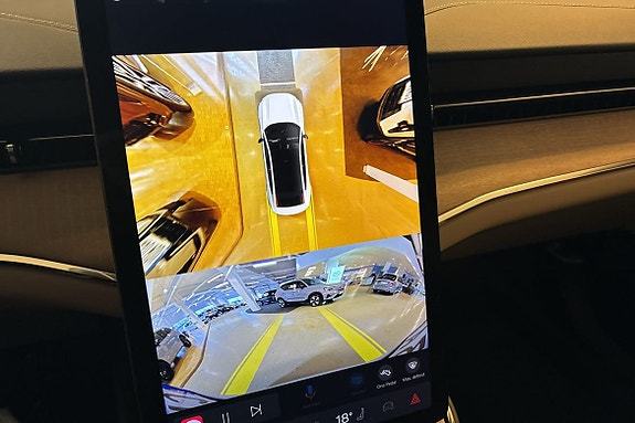 Volvo ES90 14 of 30