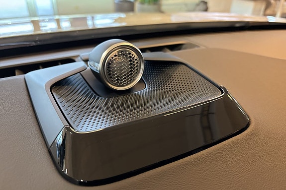 Volvo ES90 18 of 30