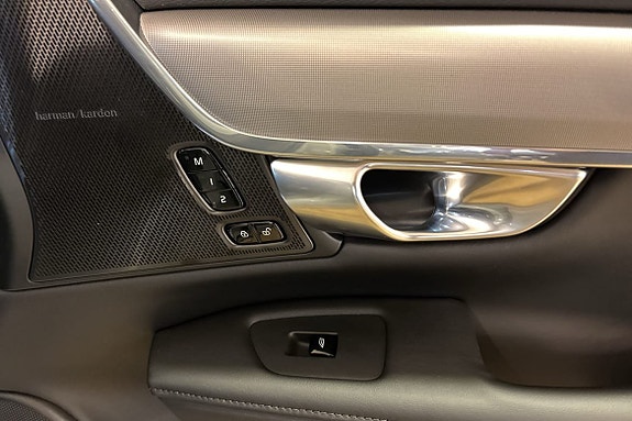 Volvo V90 27 of 30