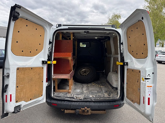 Ford Transit Custom 11 of 19