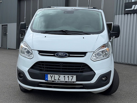 Ford Transit Custom 2 of 5