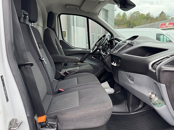 Ford Transit Custom 15 of 19