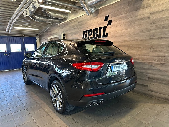 Maserati Levante 3 of 5