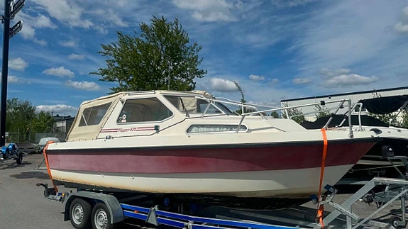 Flipper 620 ht & Evinrude 115 hk