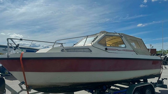 Flipper 620 ht & Evinrude 115 hk 2 of 5
