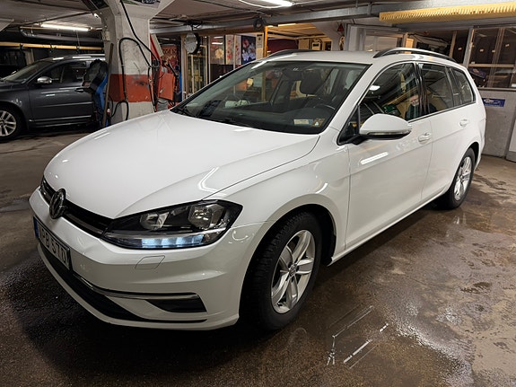 Volkswagen Golf VII 2 of 10