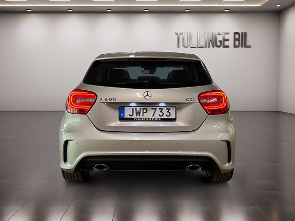 Mercedes-Benz A200 4 of 5
