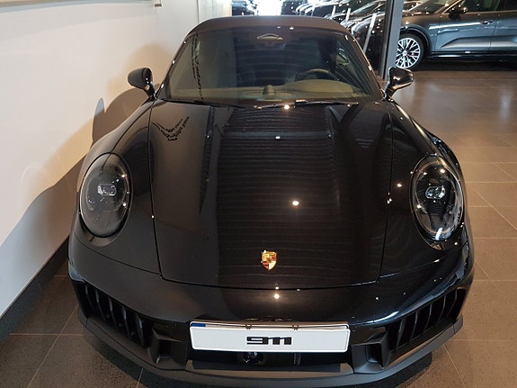 Porsche 911 Carrera 4 GTS 13 of 15