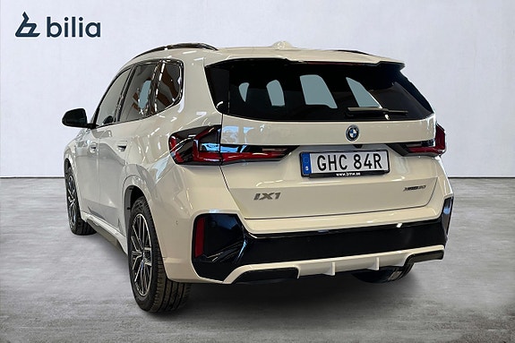 BMW iX1 2 of 5