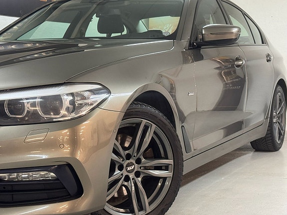 BMW 520d 3 of 5