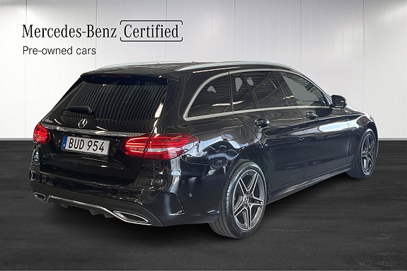 Mercedes-Benz C300 4 of 5