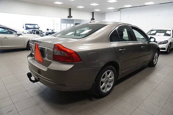 Volvo S80 7 of 12