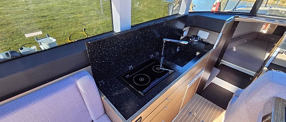 XO 360 2xPenta D4 300hp/st Premium cabinbåt 9 of 12