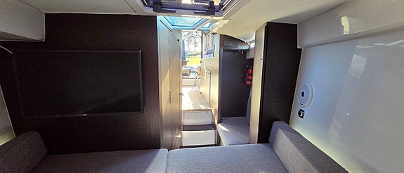 XO 360 2xPenta D4 300hp/st Premium cabinbåt 12 of 12