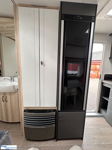 Hobby 400 SFe De Luxe | NYHET | LÅG TOTALVIKT 8 of 15