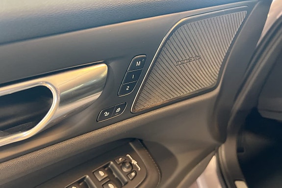 Volvo V60 13 of 23