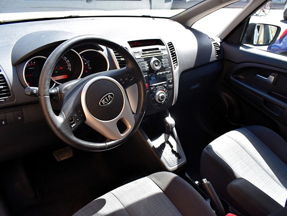 Kia Venga 3 of 8