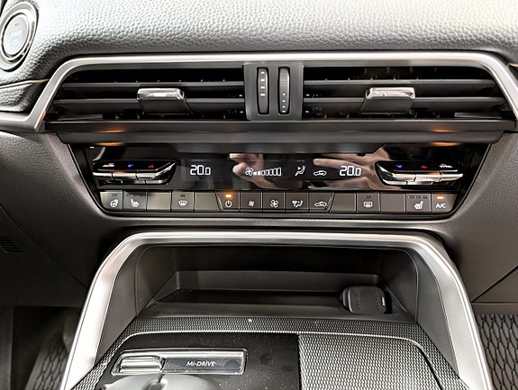 Mazda CX-60 7 of 18