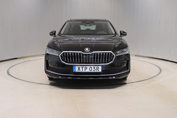 Skoda Superb 2 of 5