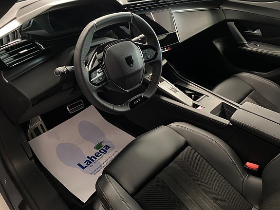 Peugeot 408 8 of 14