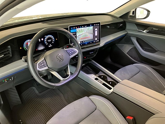 Volkswagen Passat 12 of 22
