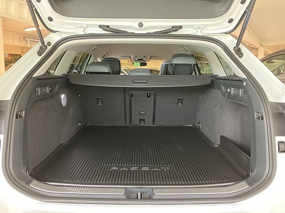 Volkswagen Passat 22 of 22