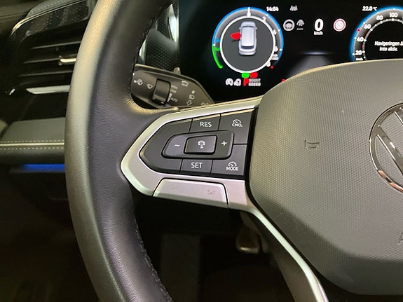 Volkswagen Passat 19 of 22