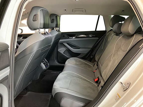 Volkswagen Passat 21 of 22
