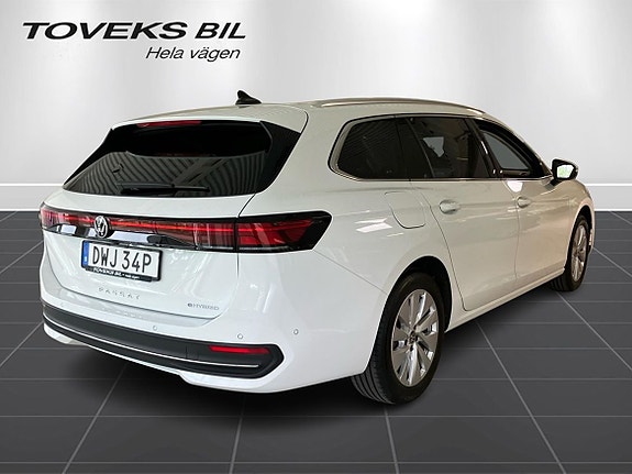 Volkswagen Passat 3 of 5
