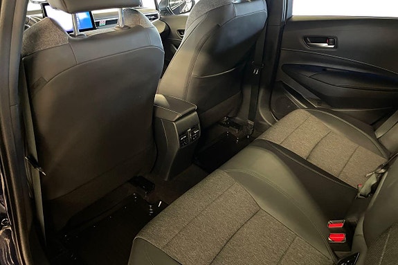 Toyota Corolla 13 of 21